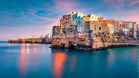 Flavors of Puglia: A Culinary Journey Through Italy's Heel! An Enticing Ode to Regional Cuisine and Time-Honored Traditions